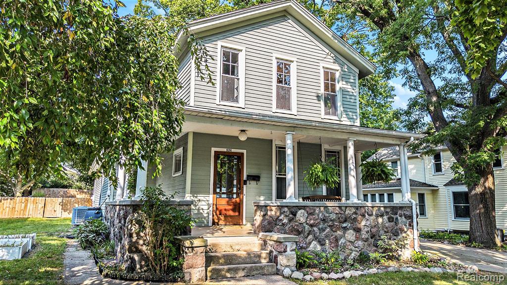 526 5TH Street, Ann Arbor, MI 48103 — front exterior