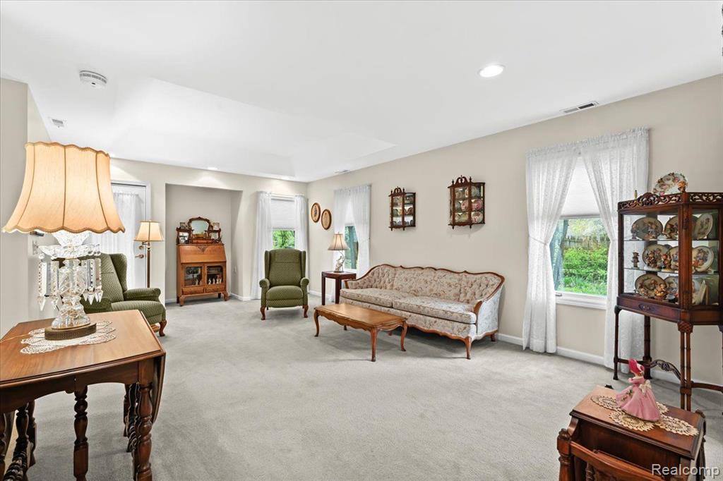 21290 JUNIPER Court, 76, Farmington Hills, MI 48336 — Photo 3