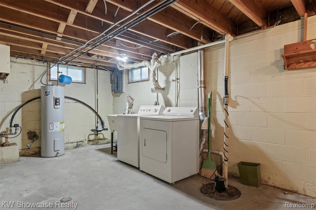 1445 Mariposa Drive, Wixom, MI 48393 — Photo 23