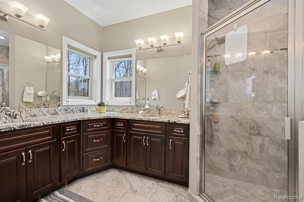 4912 Rosy Drive, Leonard, MI 48367 — Photo 24
