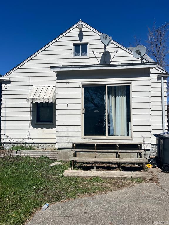 905 VICTORIA Avenue, Flint, MI 48507 — Photo 2