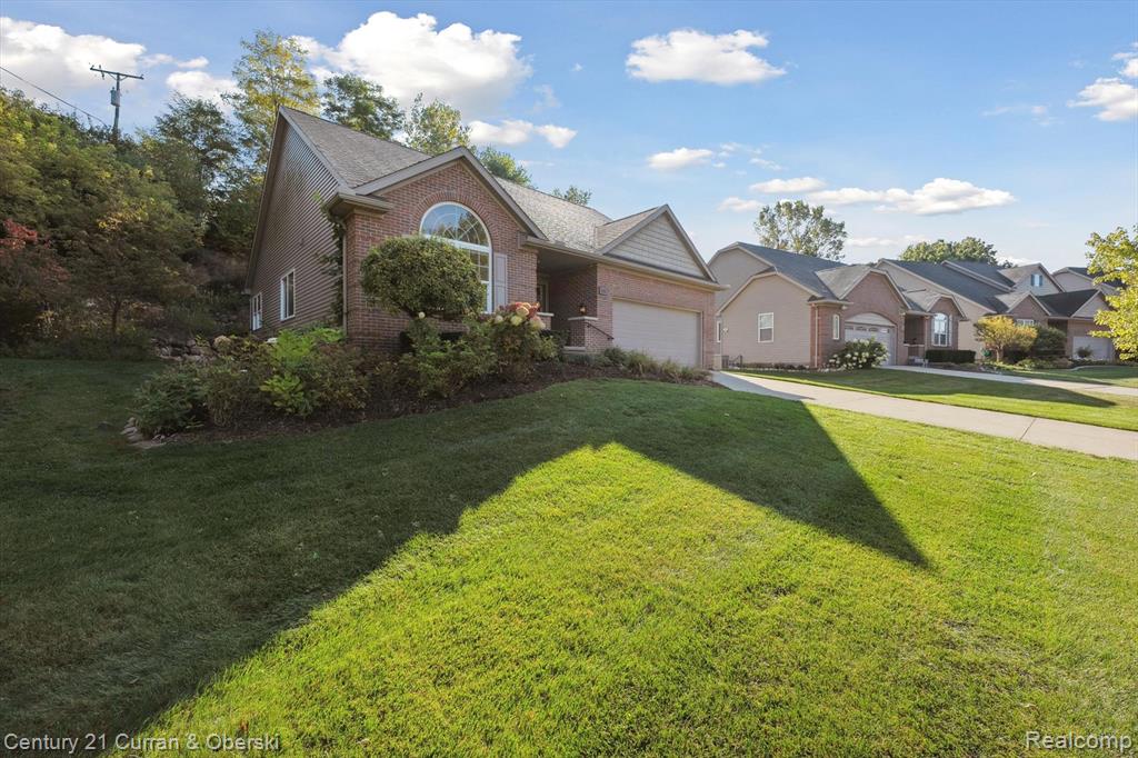 4505 Spring Mountain Drive, Brighton, MI 48116 — Photo 2
