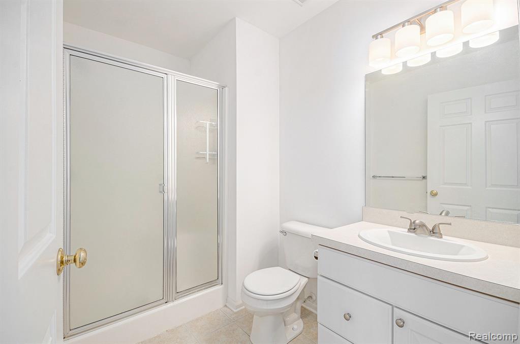 2748 S KNIGHTSBRIDGE Circle, Ann Arbor, MI 48105 — Photo 10