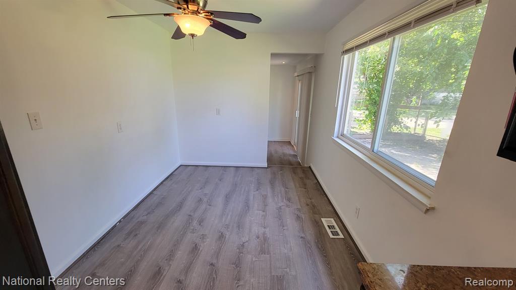 8753 LOZEN Drive, Sterling Heights, MI 48313 — Photo 10