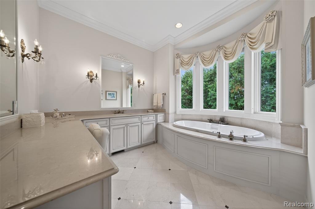 6265 Dakota Circle, Bloomfield Hills, MI 48301 — Photo 32