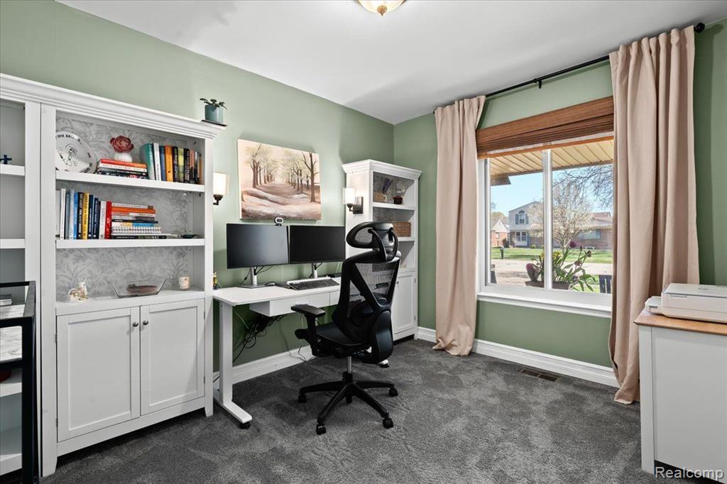 46433 Plum Grove Drive, Macomb, MI 48044 — Photo 23