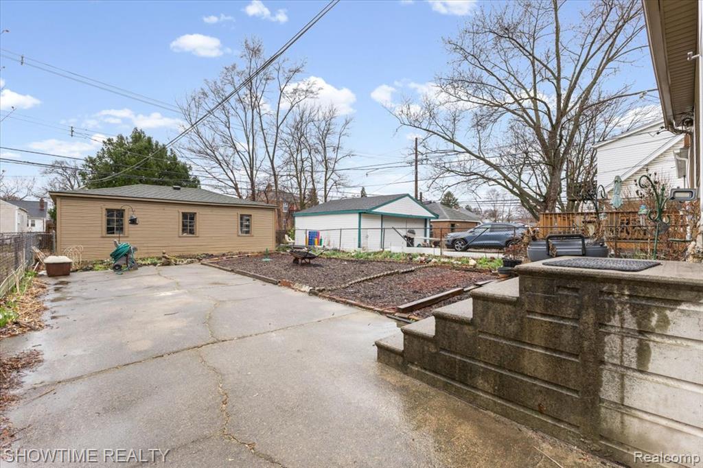 418 E Woodland Street, Ferndale, MI 48220 — Photo 35