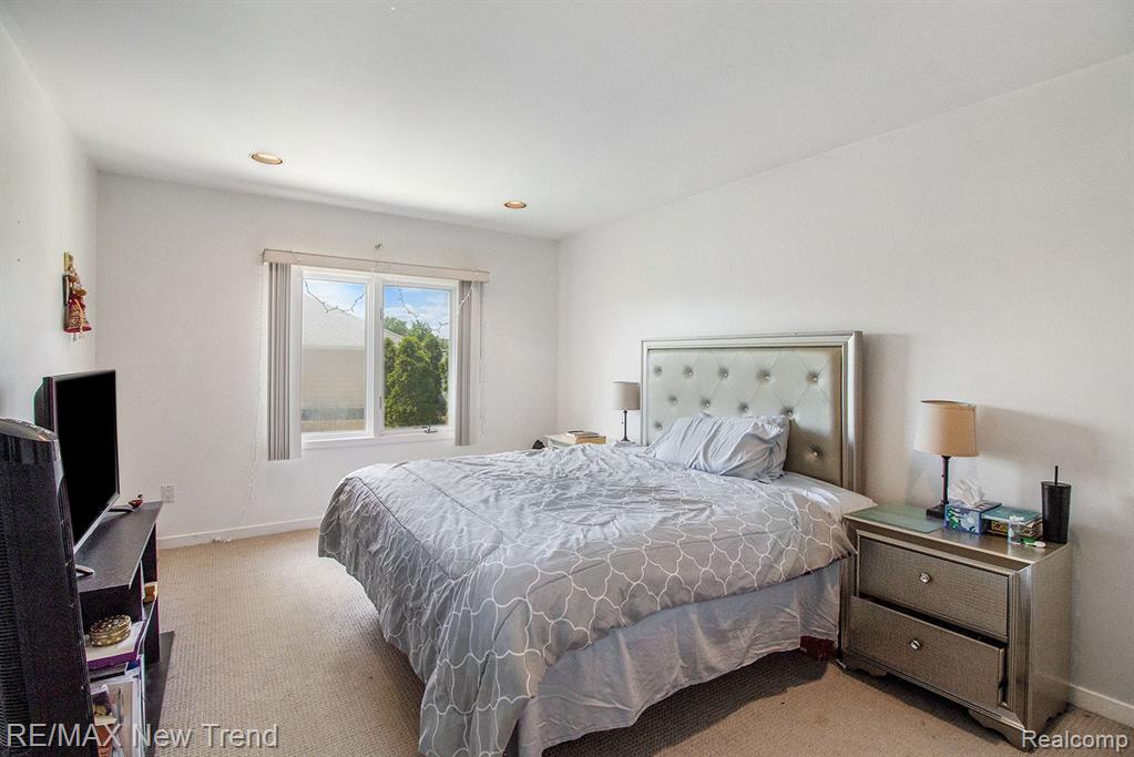 5573 SILVER POND, West Bloomfield, MI — Photo 46