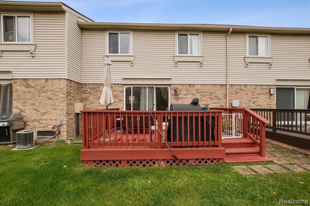 44563 SAVERY Drive, Canton, MI 48187 — Photo 32