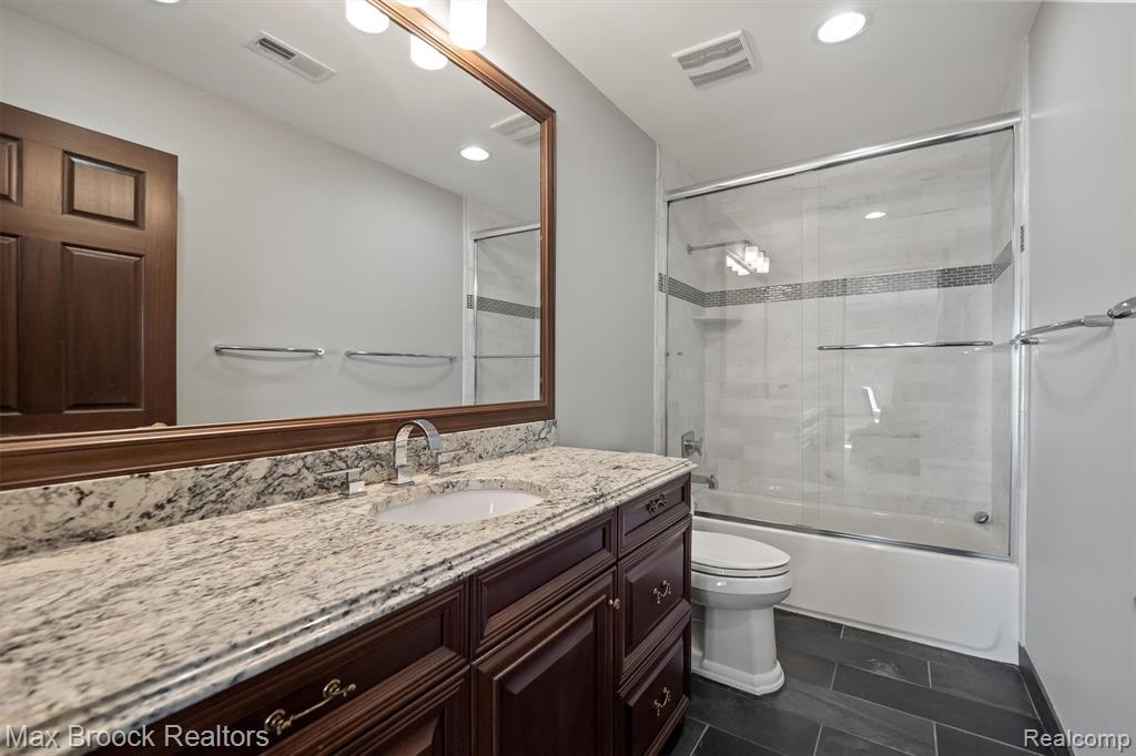 4764 Dow Ridge Road, Orchard Lake Village, MI 48324 — Photo 50