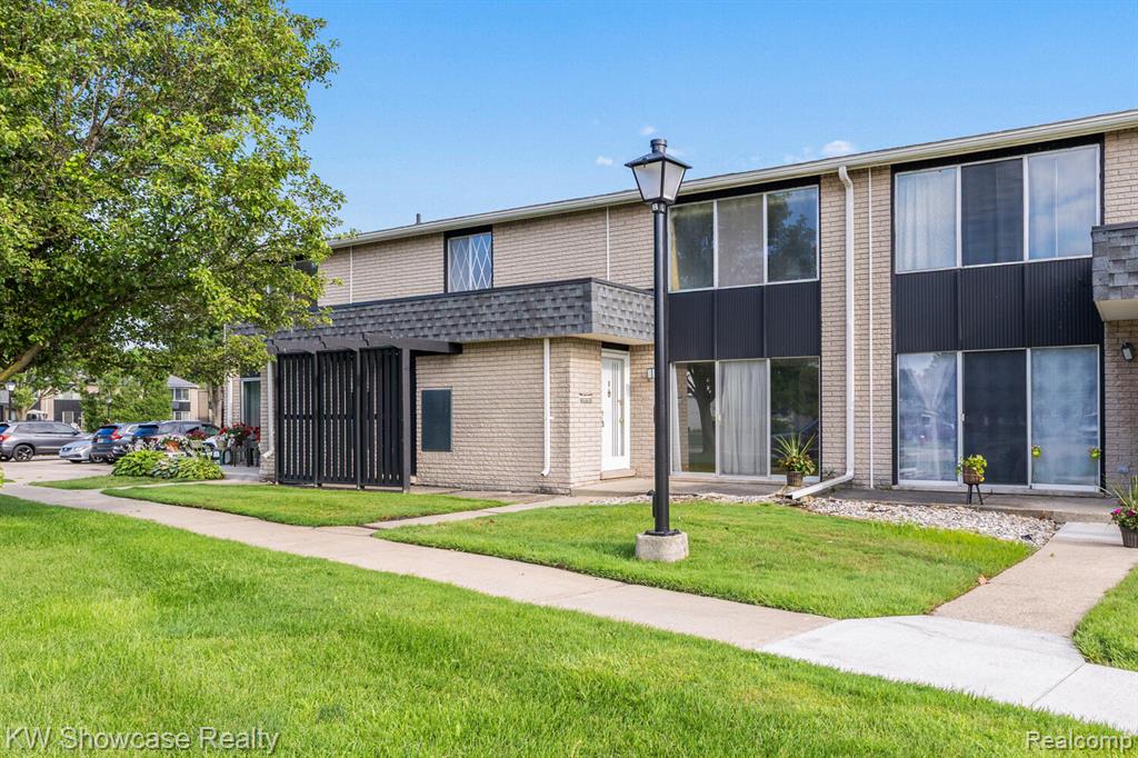30167 Lorraine Avenue, Warren, MI 48093