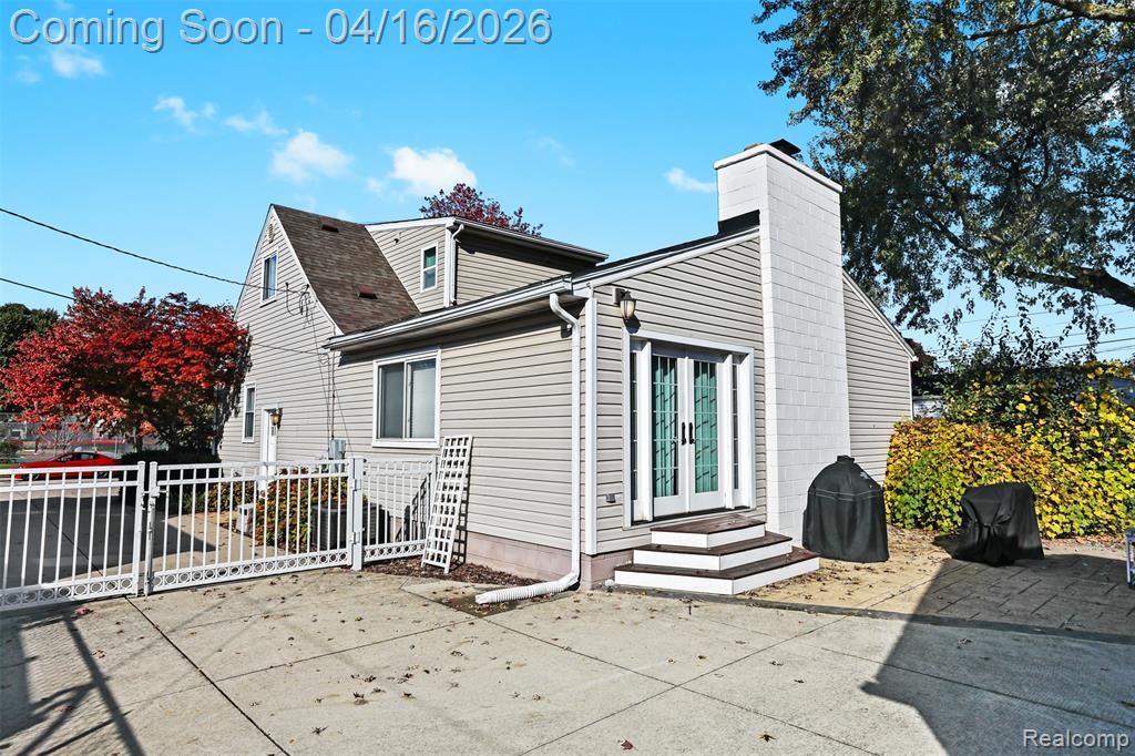4350 Mandalay Avenue, Royal Oak, MI 48073 — Photo 32
