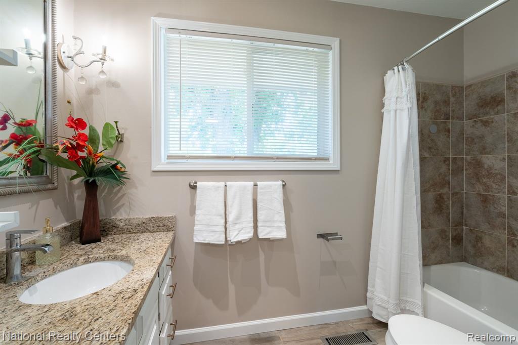 40960 MOORINGSIDE, Novi, MI — Photo 16