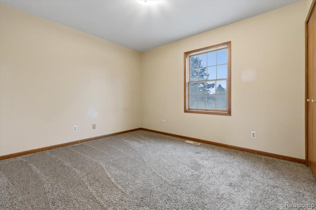 12386 Will Mill Drive, Milford, MI 48380 — Photo 17
