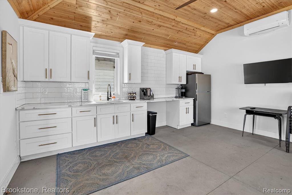 6330 W Houghton Lake Drive, Houghton Lake, MI 48629 — Photo 58