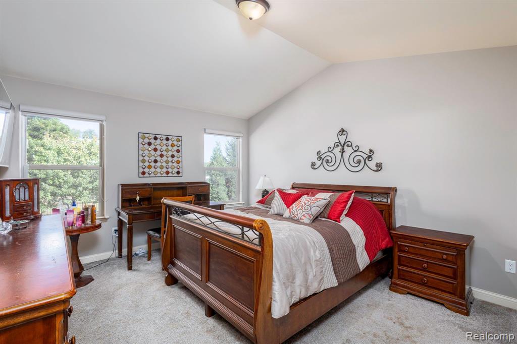 5687 GREGORY Drive, Utica, MI 48317 — Photo 15