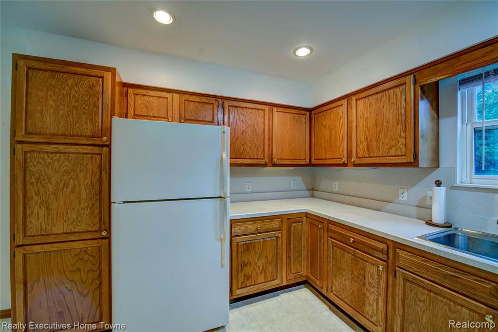 3232 Elecia Drive, Port Huron, MI 48060 — Photo 6