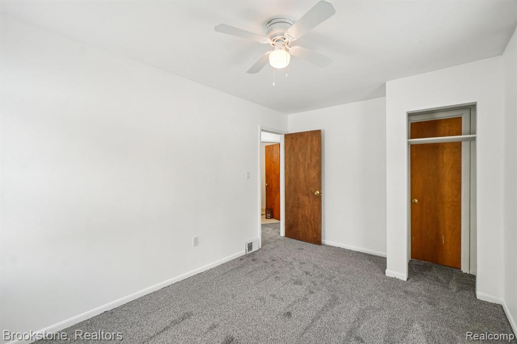 5729 Graves Street, Waterford, MI 48327 — Photo 20
