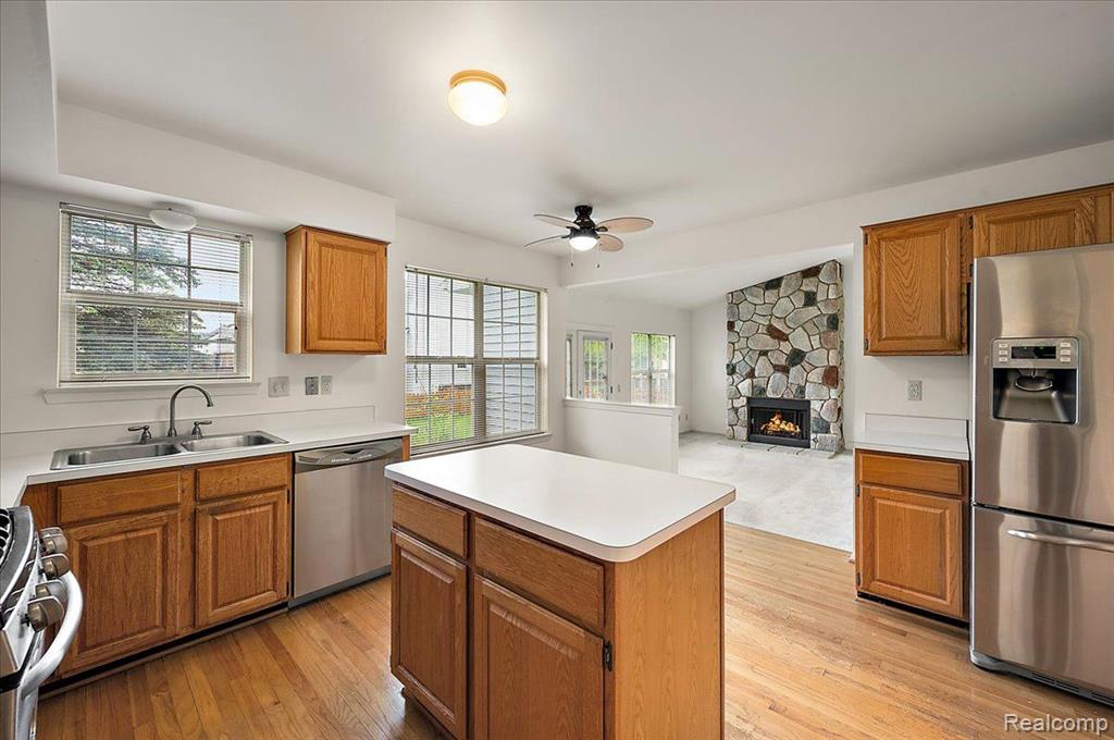 47235 SCARLET Drive S, Novi, MI — Photo 17