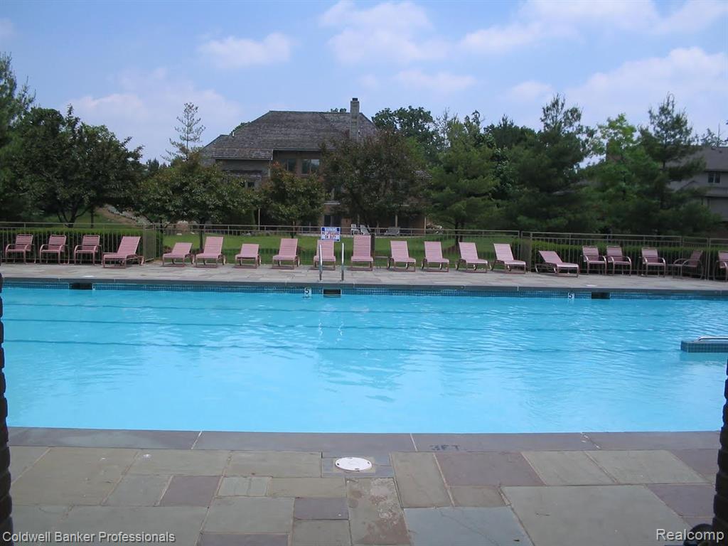 4692 W Wickford, Bloomfield Hills, MI 48302 — Photo 66