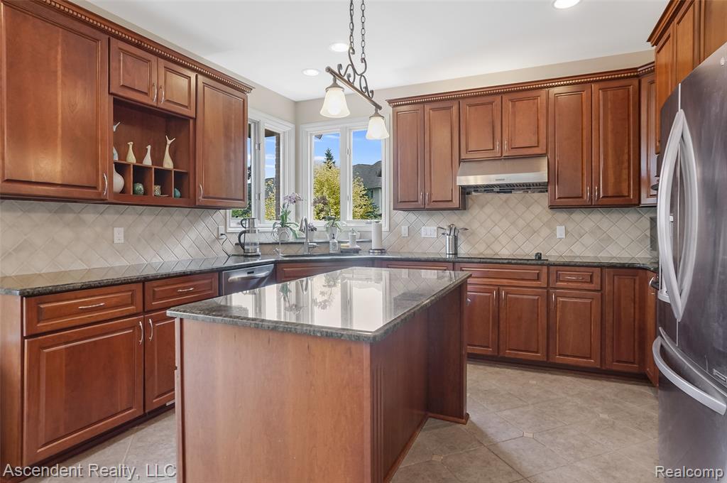 48392 Binghampton Drive, Northville, MI 48168 — Photo 15
