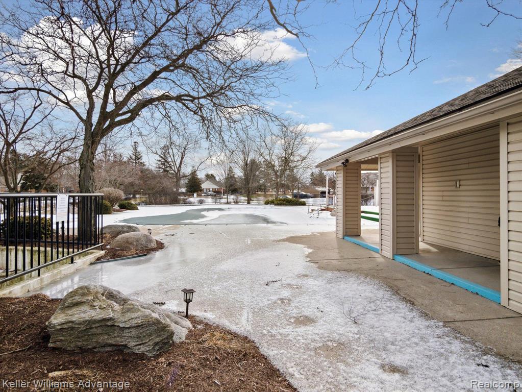 31131 COUNTRY, Farmington Hills, MI 48331 — Photo 51
