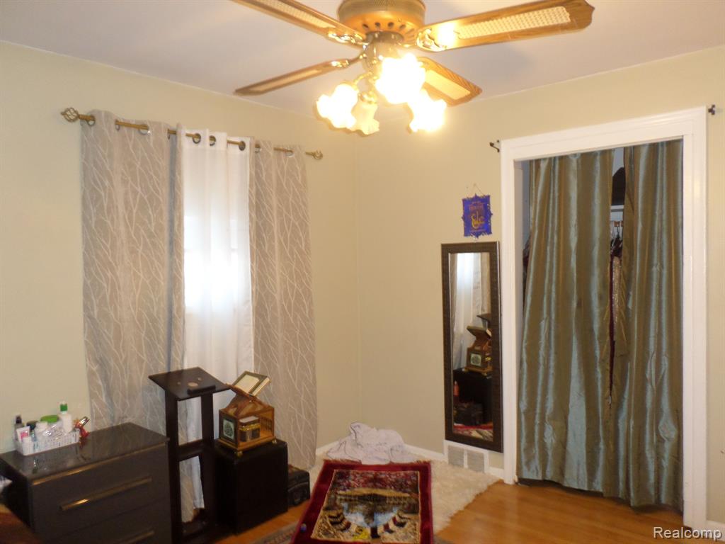 8386 N COLONIAL Street, Dearborn Heights, MI 48127 — Photo 13