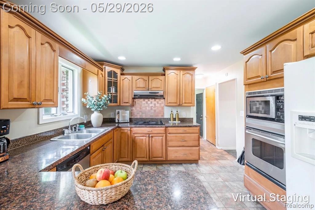 5444 Mary Ann Court, Grand Blanc, MI 48439 — Photo 12