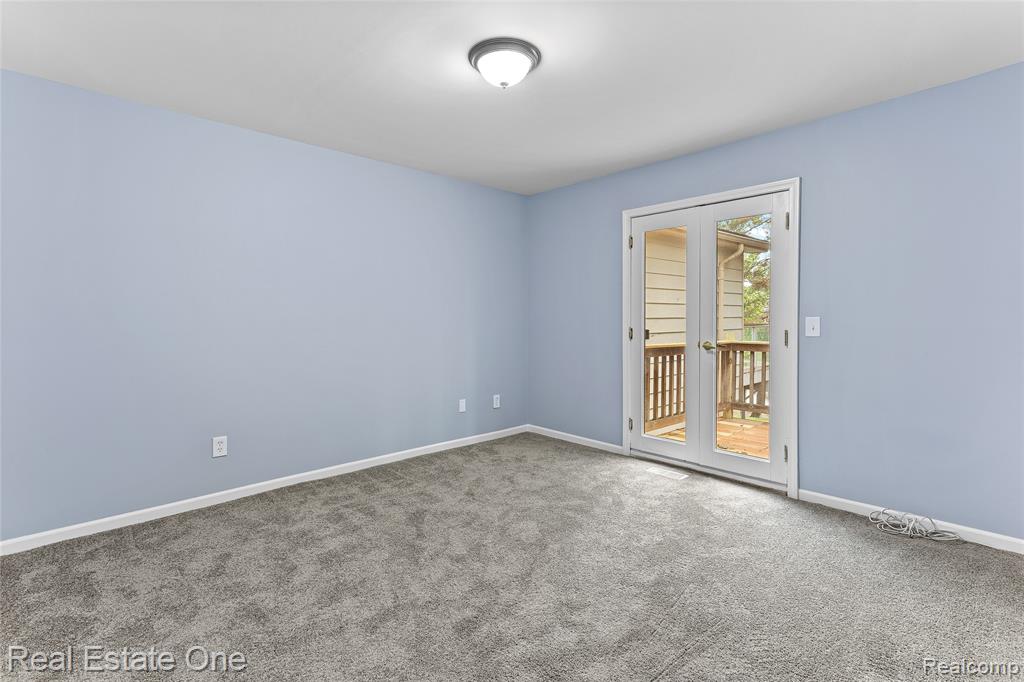 2509 Golden Shores Drive, Fenton, MI 48430 — Photo 13