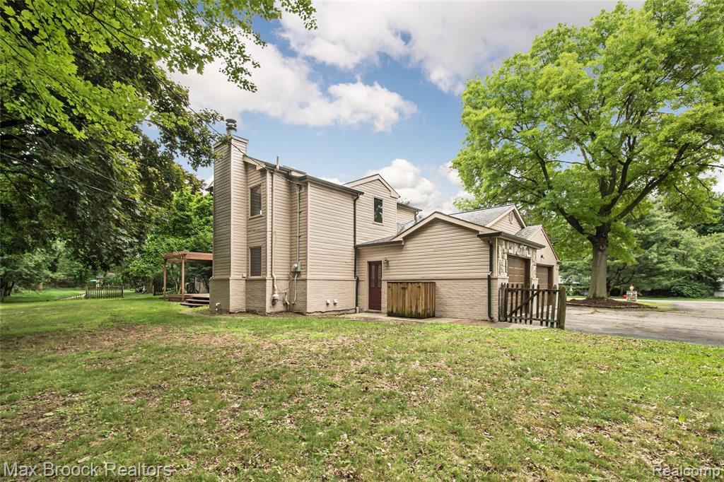 6730 Halyard Road, Bloomfield Hills, MI 48301 — Photo 56