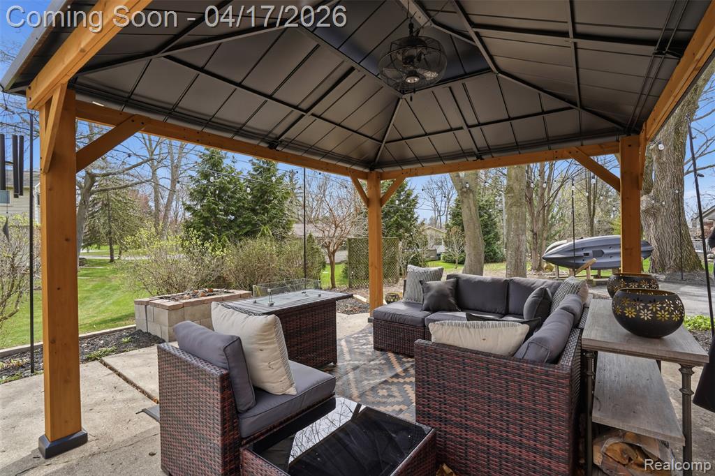 9610 Woody Court, White Lake, MI — Photo 29