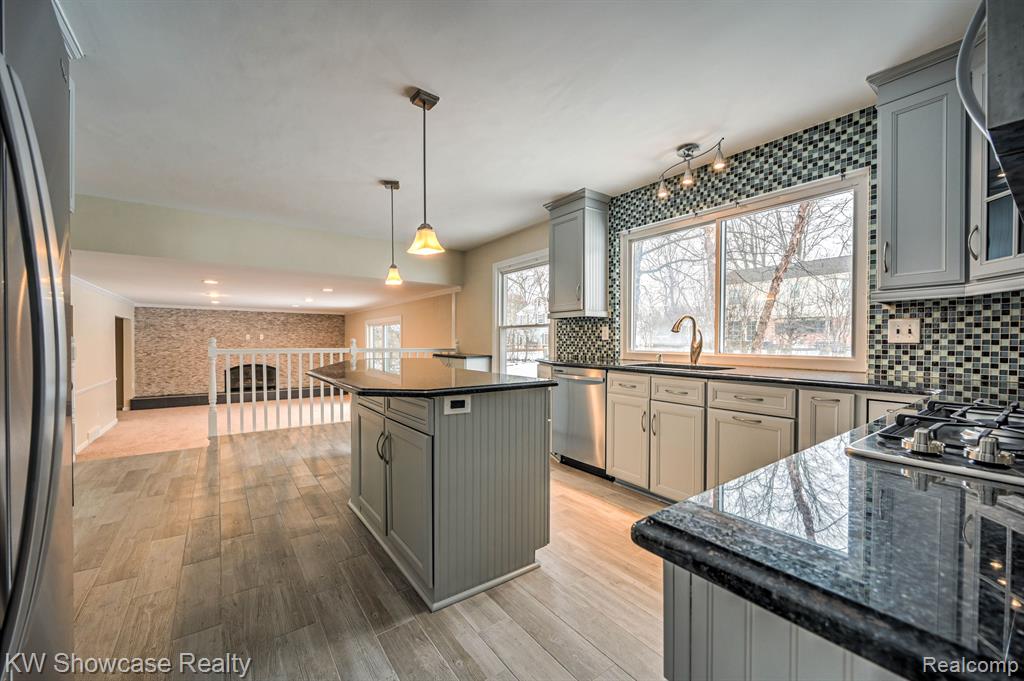 4238 STILL MEADOW Lane, West Bloomfield, MI 48323 — Photo 18