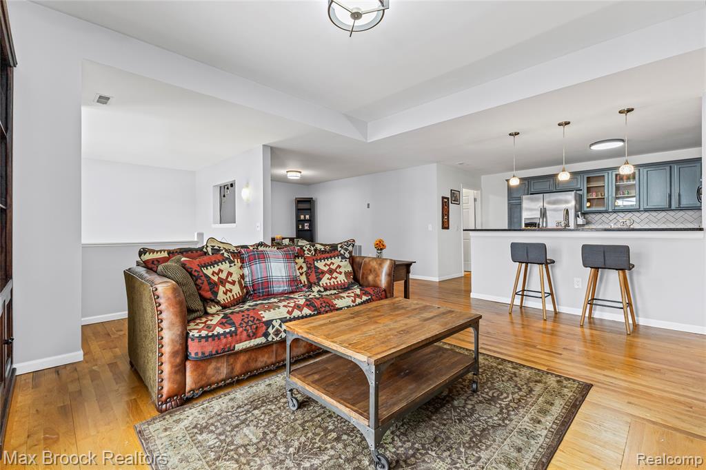 5817 Twin Oaks Drive, Sterling Heights, MI 48314 — Photo 8