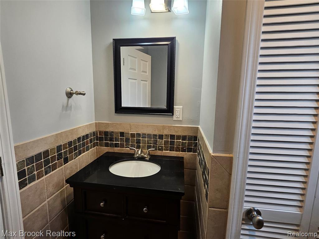 3221 Union Lake Road, Commerce Twp, MI 48382 — Photo 5