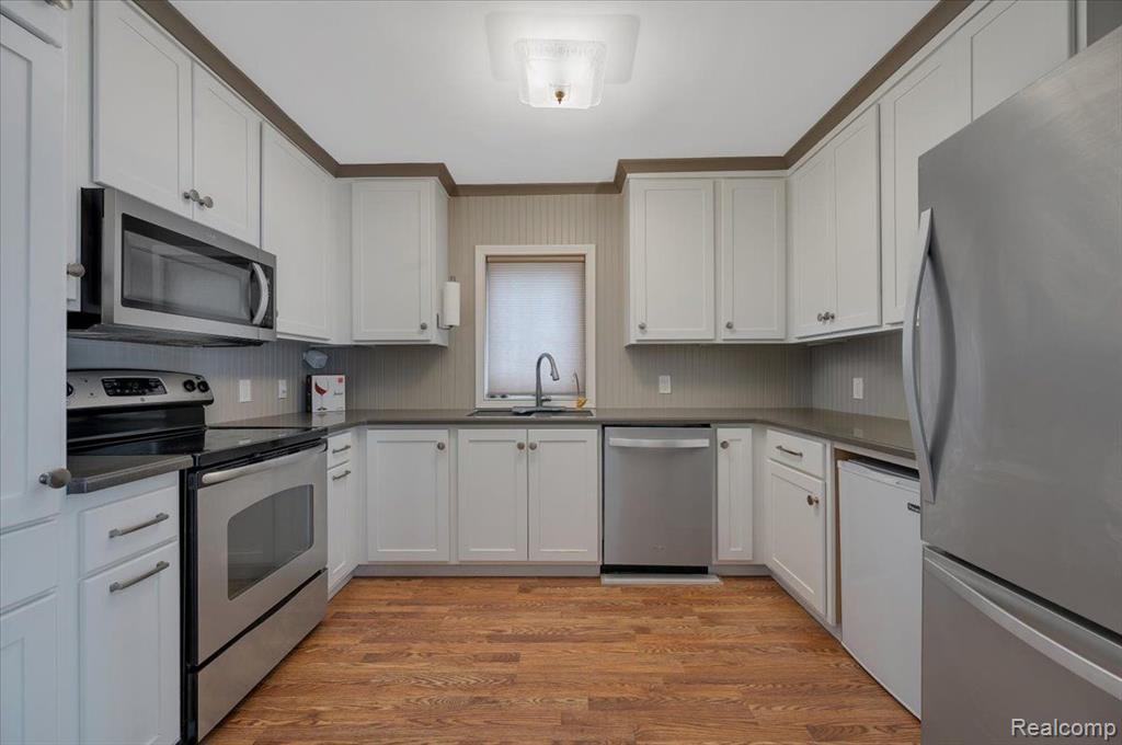 10352 HEGEL Road, Goodrich Vlg, MI — Photo 8