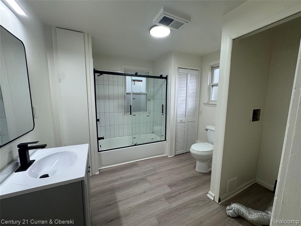 8402 Robindale Avenue, Dearborn Heights, MI 48127 — Photo 21