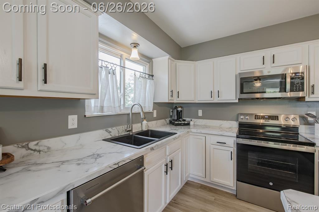 500 Neptune Drive, Ortonville, MI 48462 — Photo 13