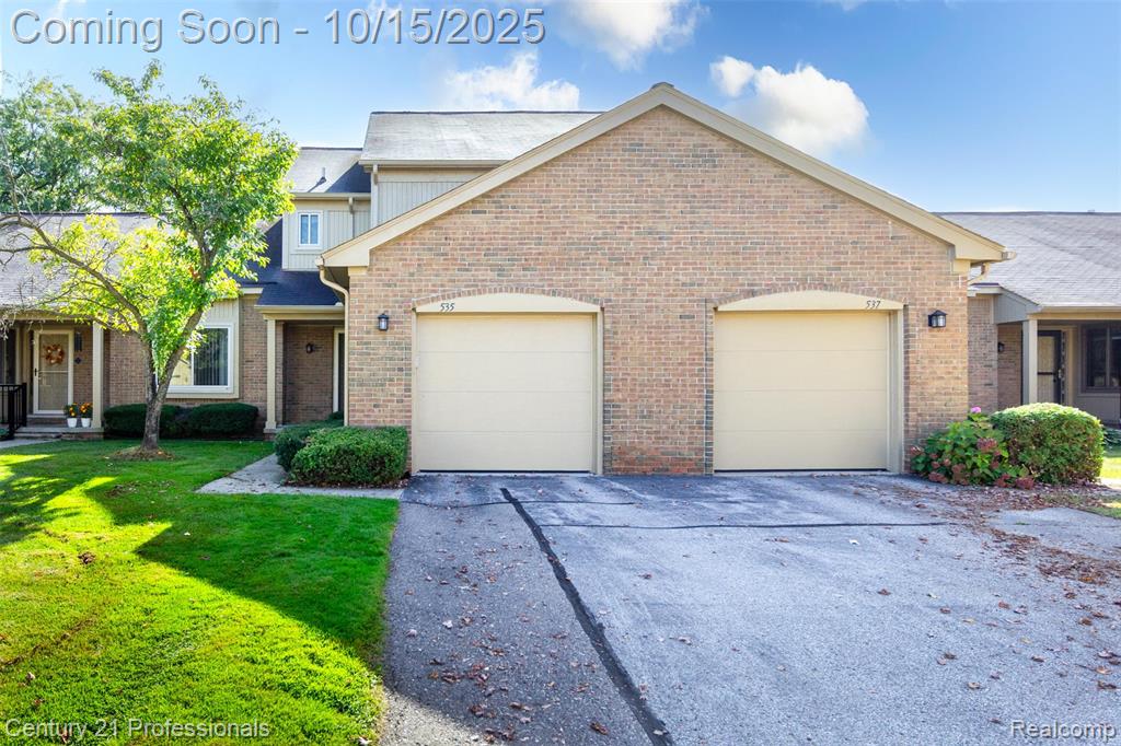 535 Tennyson, Rochester Hills, MI 48307 — front exterior