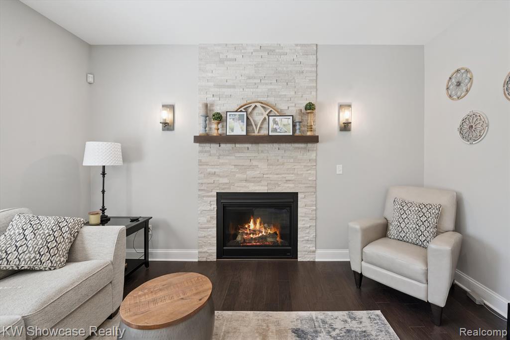 4067 Cameron Court, Wixom, MI 48381 — Photo 10