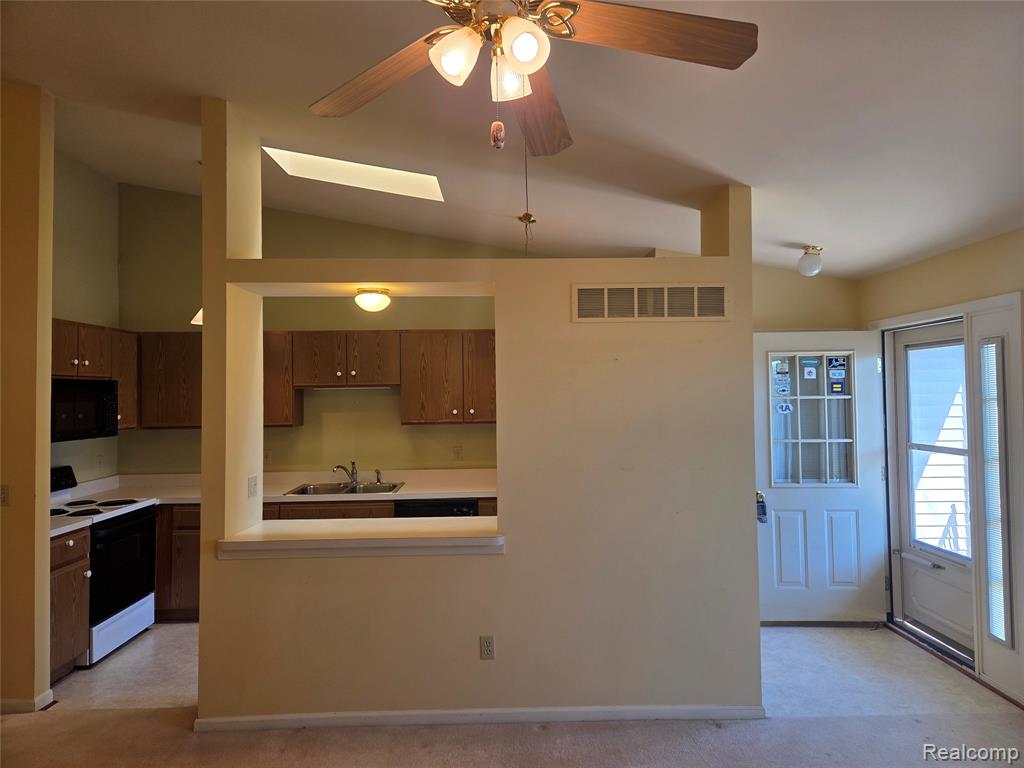 62310 Arlington Circle, 4, South Lyon, MI 48178 — Photo 5