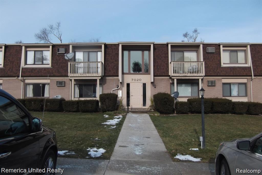 7020 VILLA Drive, Waterford, MI 48327 — front exterior