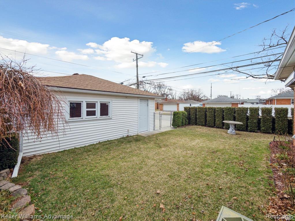4217 MCKINLEY Street, Dearborn Heights, MI 48125 — Photo 32