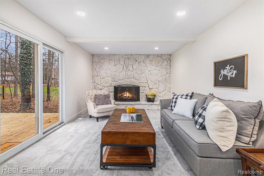 8893 S CHRISTINE Drive, Brighton, MI 48114 — Photo 13