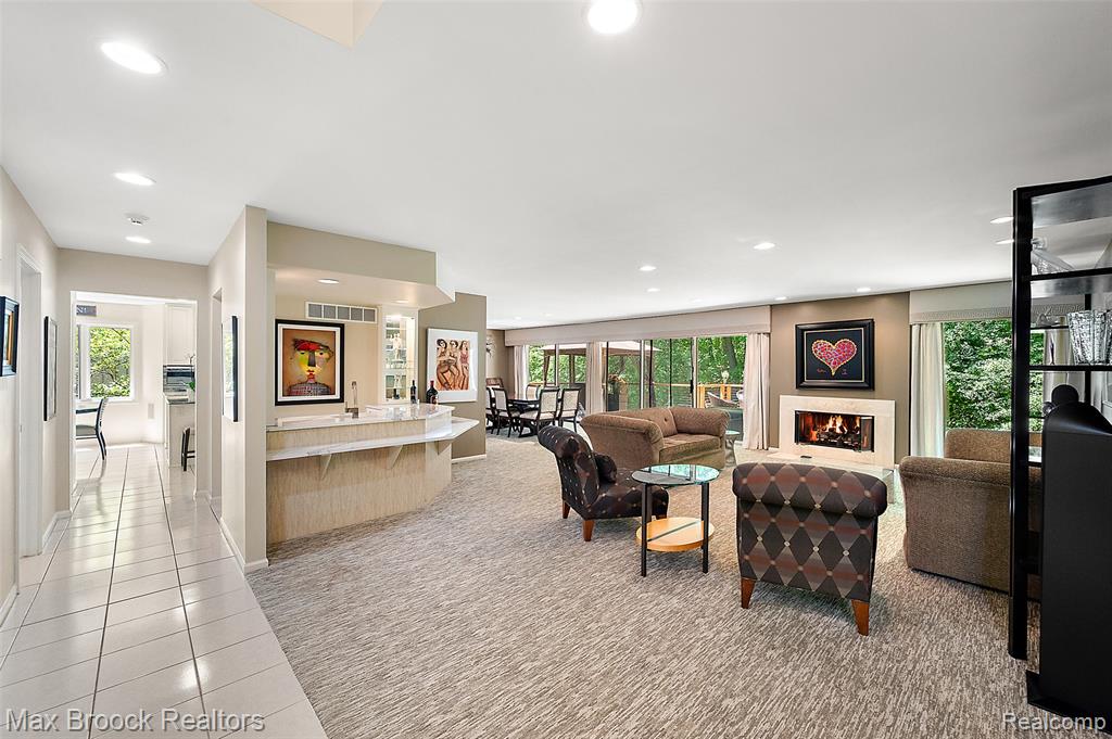 4872 Cliffside Drive, West Bloomfield, MI 48323 — Photo 8