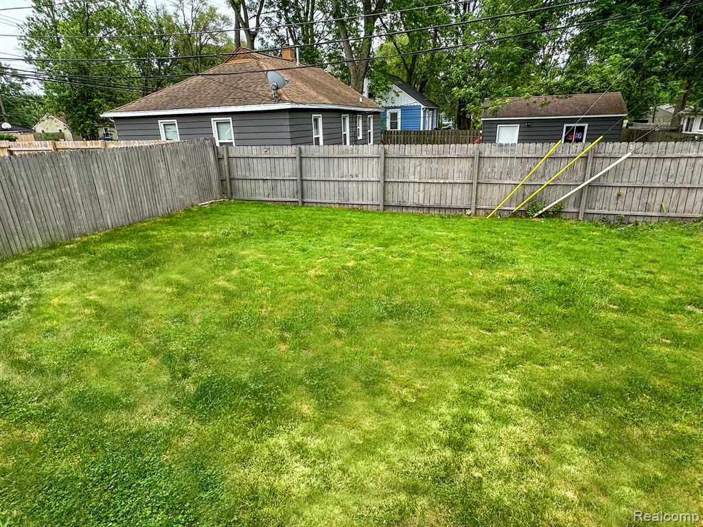 4013 CHENLOT Lane, Waterford, MI 48328 — Photo 28