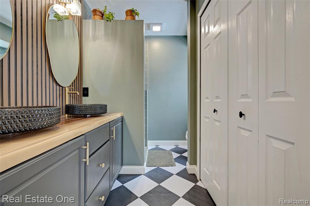 10147 Erie Street, Goodrich Vlg, MI — Photo 24