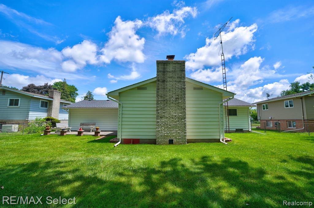 4460 DIXON Drive, Swartz Creek, MI 48473 — Photo 4