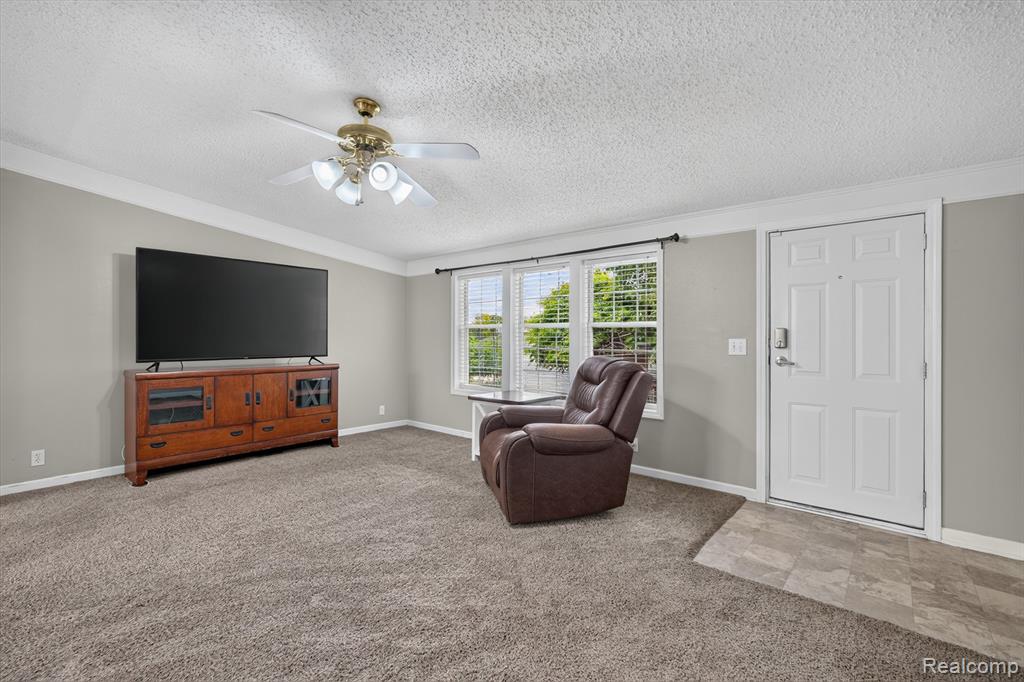 11595 Clearwater Drive, Fenton, MI 48430 — Photo 10