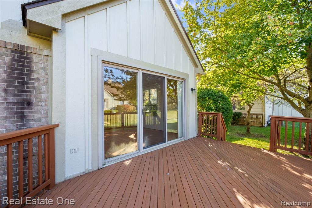 2588 Maple Forest Court, Wixom, MI 48393 — Photo 3