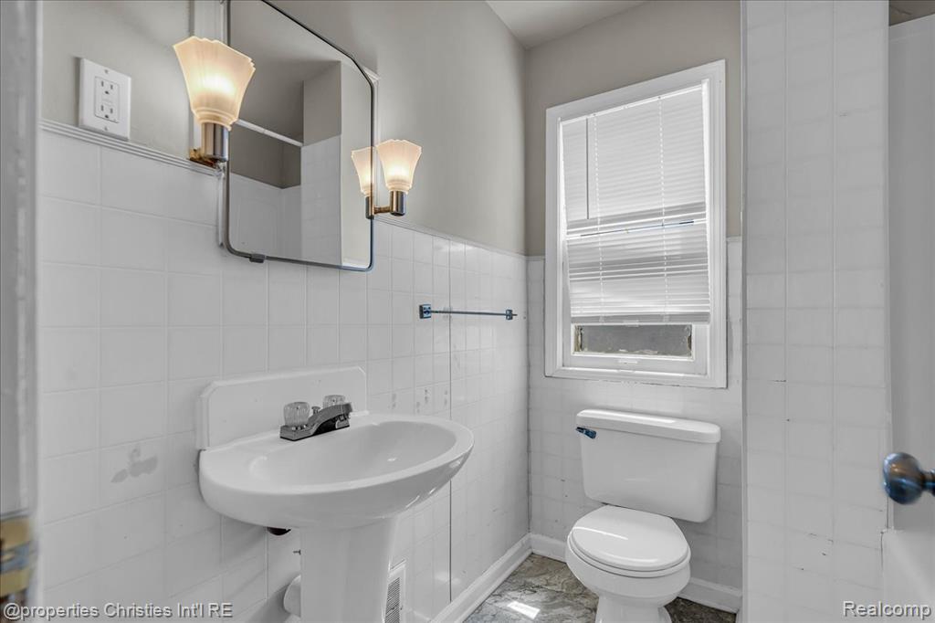12 Perrin Street, River Rouge, MI 48218 — Photo 17